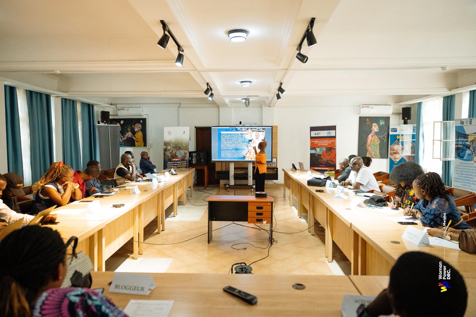 Dans une note de plaidoyer adressée aux partenaires et présentée aux acteurs clés, nous avons mis en lumière l’urgence des besoins des femmes et des jeunes…